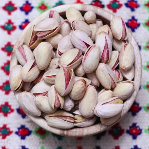 فروش پسته احمدآقایی تازه و خندان | کیفیت ممتاز، مناسب بازار داخلی و صادراتی